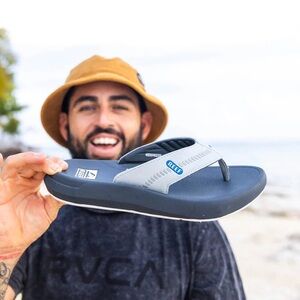 Reef Cruiser Flip Flops Men’s Size 13 Light Gray Leather Gently Used Cushioned